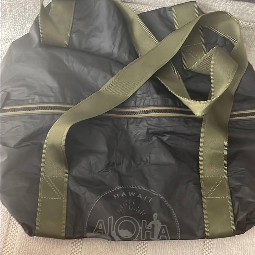 ALOHA Collection Men's Black and Olive Duffel Bag